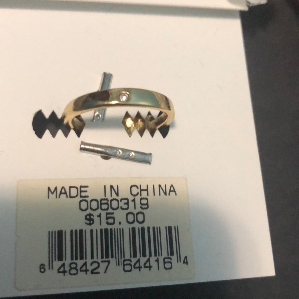 Ring - Picture 3 of 4